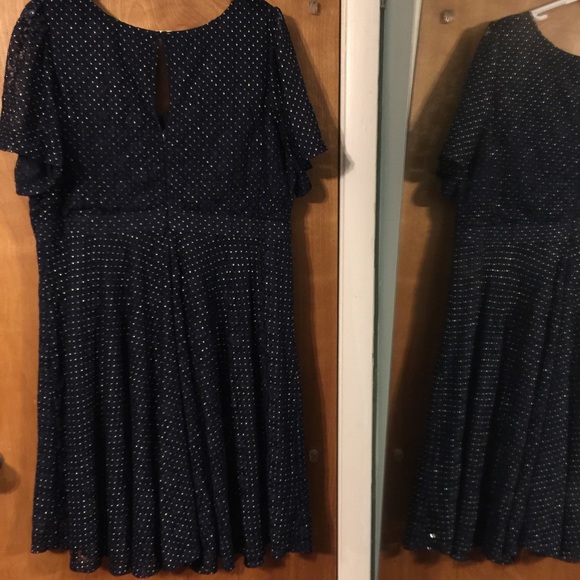 Motherhood navy NWOT w/ flutter cap sleeves - Picture 6 of 8